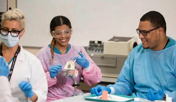 dental-assistants-training