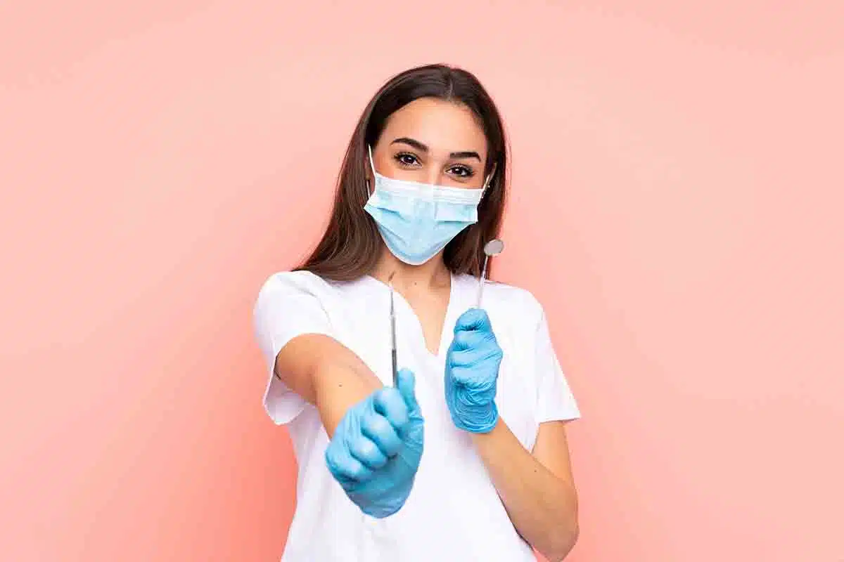 female-dental-assistant