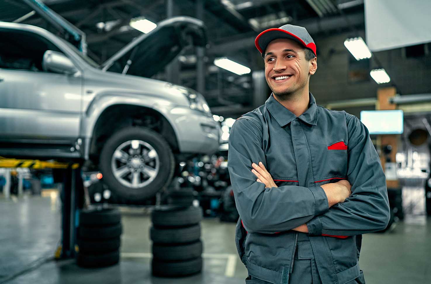 auto-mechanic-smiling