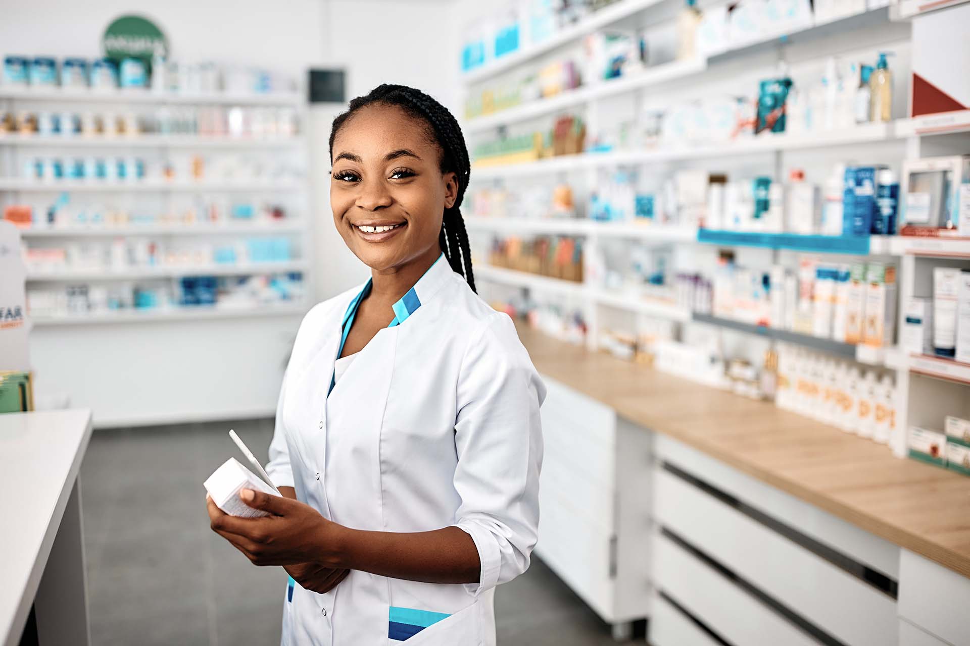 african-american-pharmacy-technician